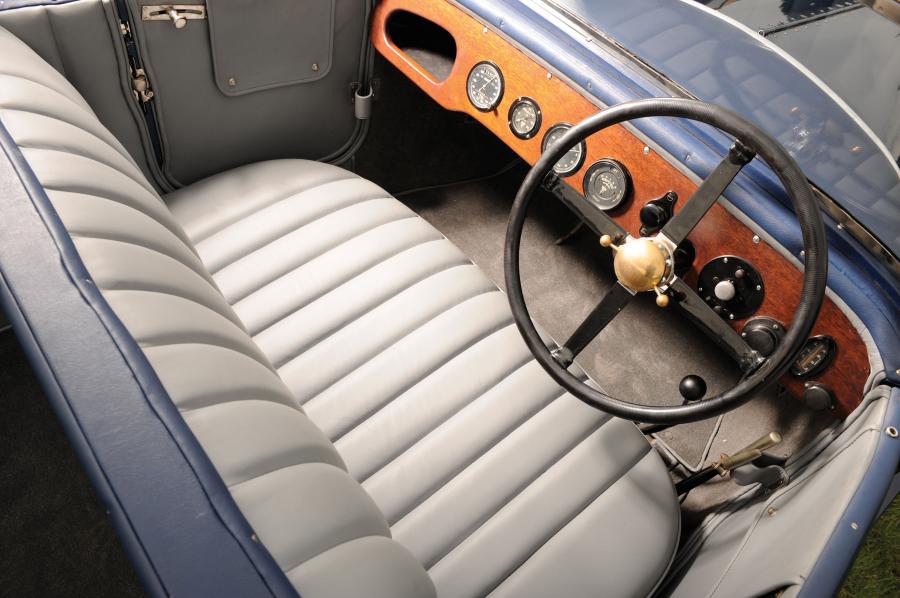Интерьер Bentley 4-Litre Open Tourer 1929 года  (фото 4 из 6)